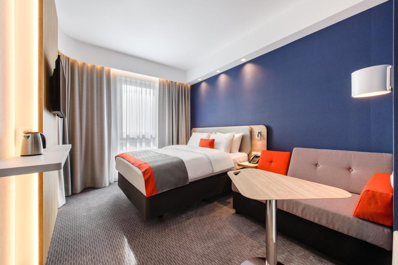 Holiday Inn Express - Rzeszow Airport By Ihg Jasionka Exterior photo