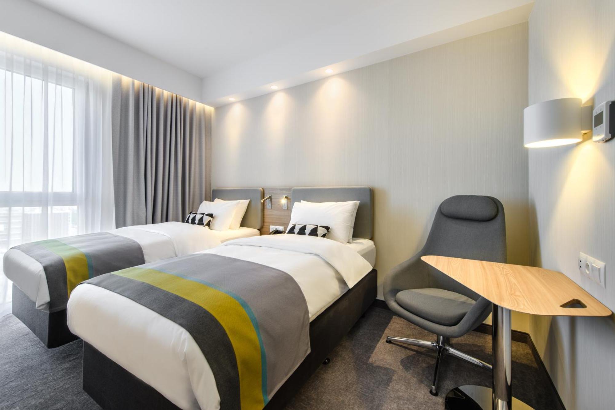 Holiday Inn Express - Rzeszow Airport By Ihg Jasionka Exterior photo
