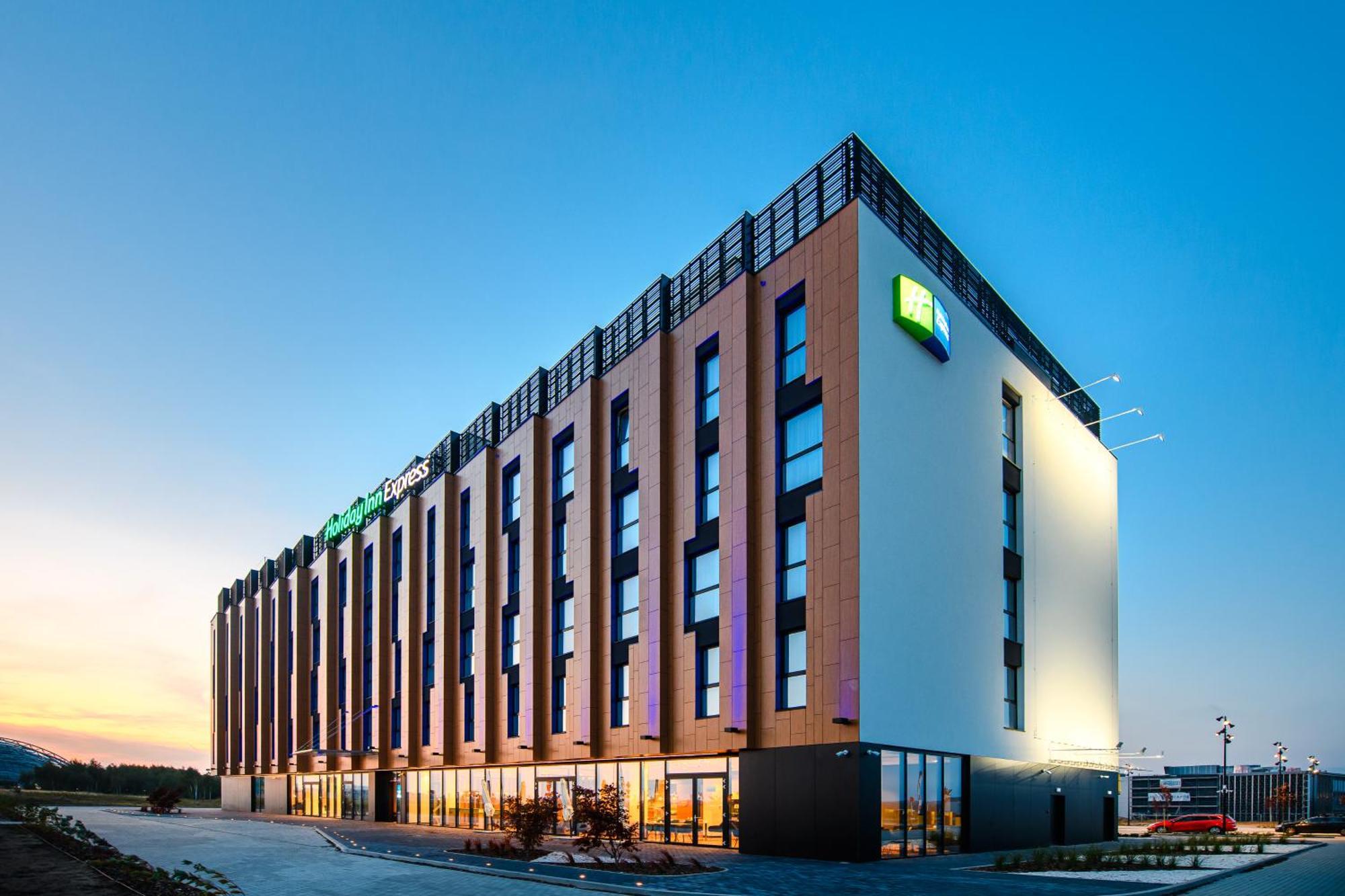 Holiday Inn Express - Rzeszow Airport By Ihg Jasionka Exterior photo